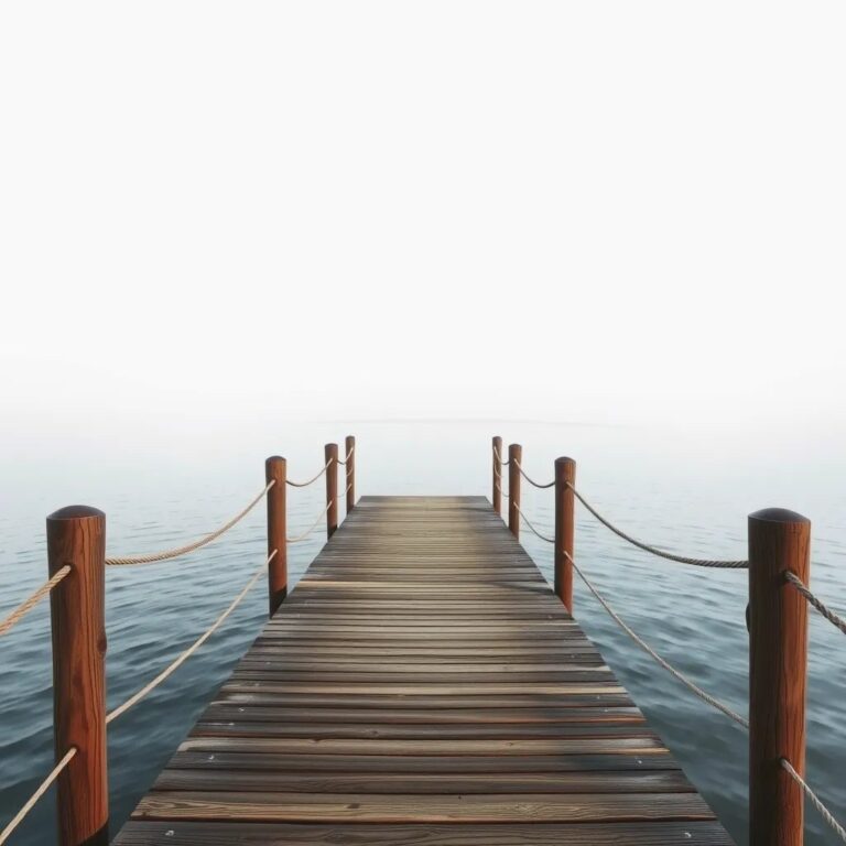 Un ponton en bois sur l'eau calme